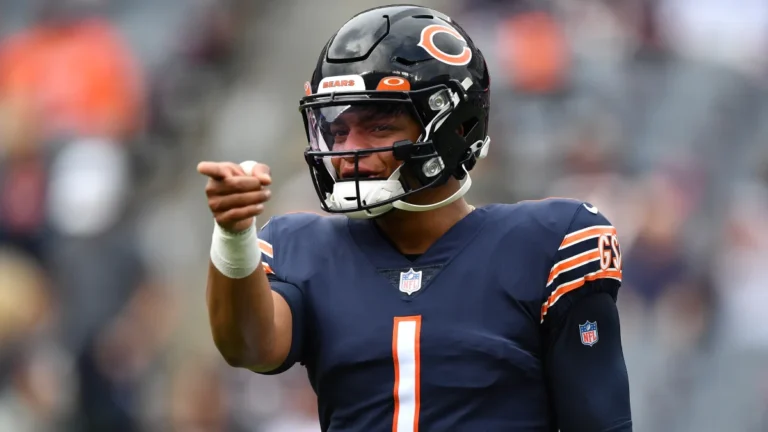 Here’s Why The Bears WON’T Trade Justin Fields!