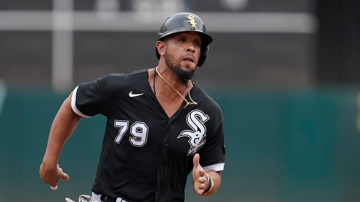 White Sox can contend for postseason in 2020, Jose Abreu says